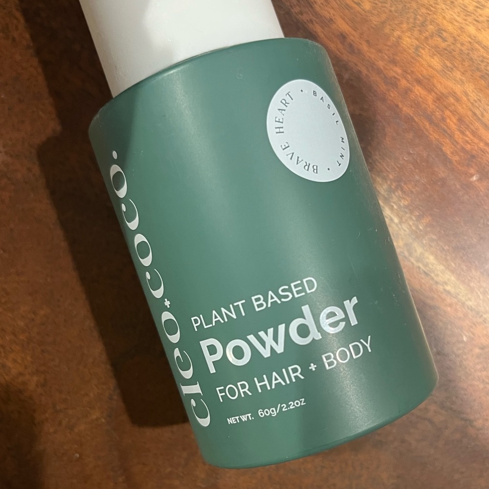 NEW Cleo Coco Plant Based Hair + Body Powder Basil Mint